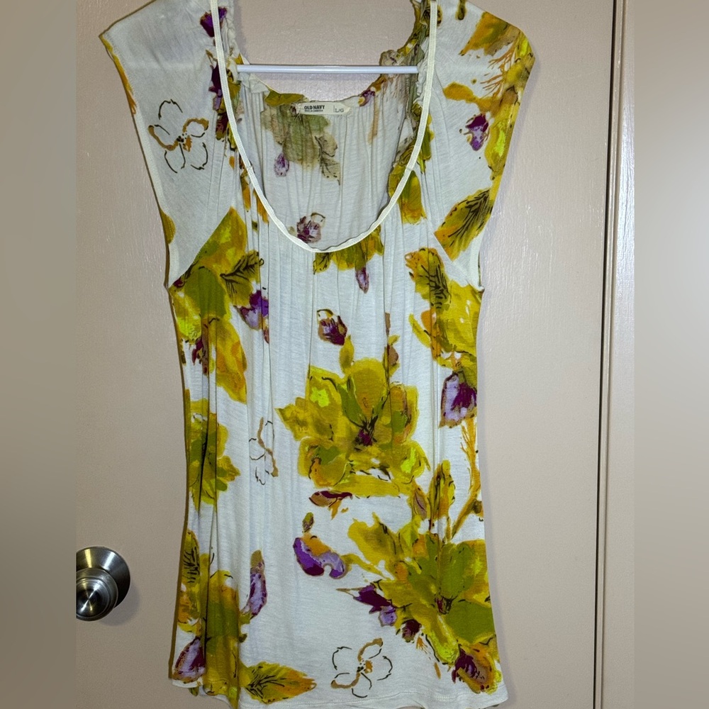 Women’s Old Navy Floral Top